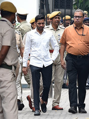 KOLKATA, JUNE 16 (UNI):- TMC National General Secretary Abhishek Banerjee appeared before the West Bengal CID at Bhavani Bhavan The questioning related to a controversial 'DJ' remark he made during the election campaign in Kolkata on Tuesday.  UNI PHOTO - S143U