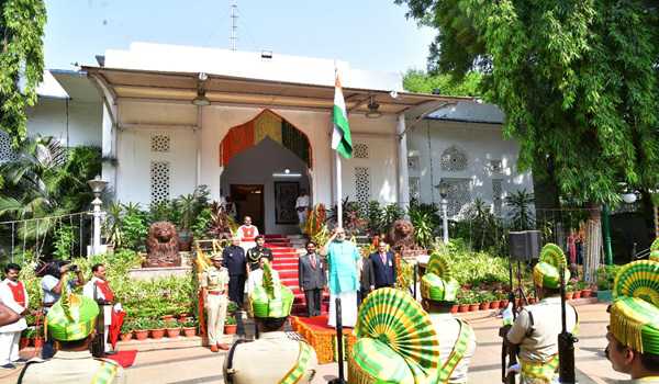 Telangana Guv unfurls national flag on state Decennial Formation Day