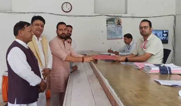 BJP candidate Ashish Sharma files nomination papers for Hamirpur ...