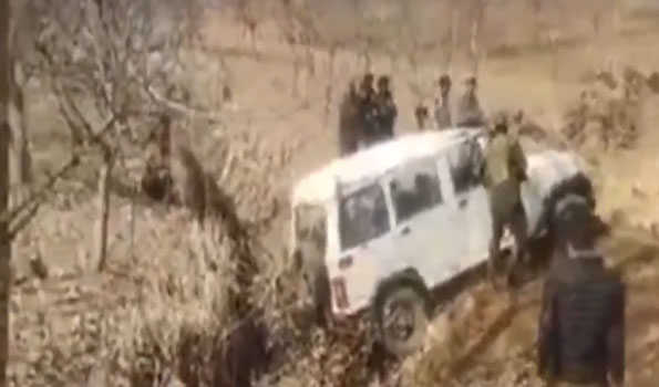 Three Cops Injured as escort vehicle of Mehbooba Mufti skids off Road in Baramulla