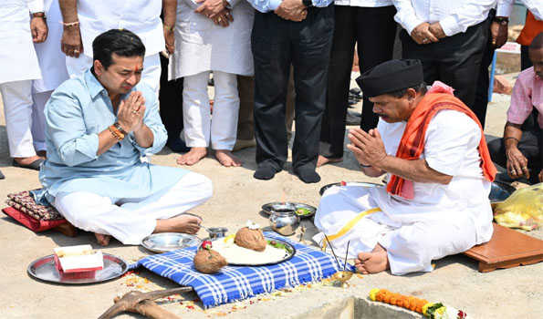 Maha: Minister Rane lays foundation for new statue of Shivaji Maharaj in Sindhudurg