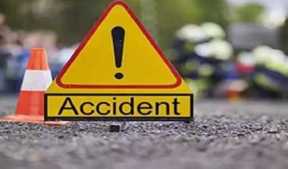 Four killed as car collides with truck in Mahoba