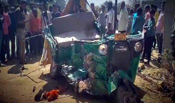 UP: Four killed as dumper hits auto in Rae Bareli