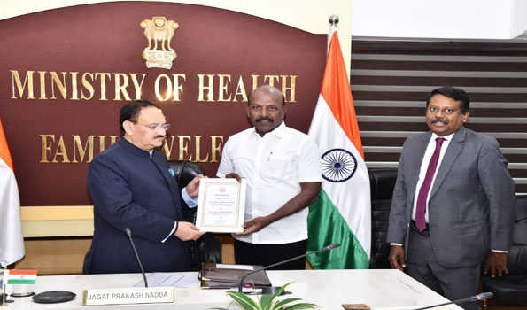 TN Min meets Union Health Min Nadda, submits memorandum