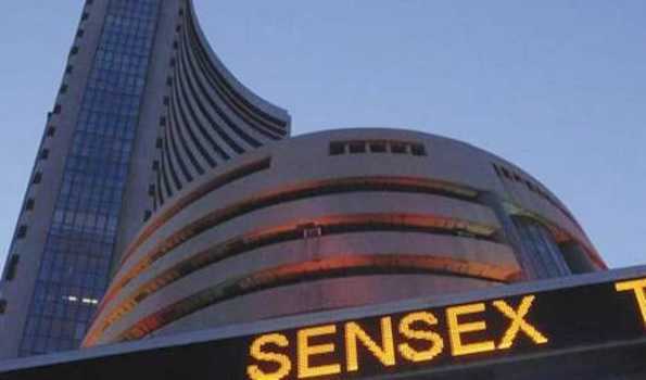 Sensex zooms 899.01 pts