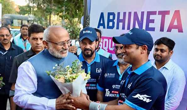 Maha: Guv inaugurates TB awareness match between MPs & film stars