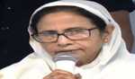 Bengal: CM Mamata visits Furfura Sharif to attend iftar