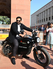 NEW DELHI, DEC 16 (UNI): Congress MP Vamsi Krishna Gaddam arrives on his e-bike during the ongoing Winter Session of the Parliament, at the parliament premises in New Delhi on Tuesday. UNI PHOTO BY RANJAN DIMRI RD41U