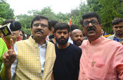 NEW DELHI, JULY 21 (UNI):-Shiv Sena (UBT) MP Sanjay Raut meets CJP founder Abhijit Dipke and supporters during a sit-in protest at Jantar Mantar, demanding the resignation of Union Education Minister Dharmendra Pradhan, in New Delhi on Tuesday. UNI PHOTO BY RD33U RANJAN DIMRI