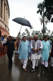 NEW DELHI, JUL 21 (UNI):-Union Minister Nitin Gadkari during the Monsoon session of Parliament, in New Delhi on Tuesday. UNI PHOTO PSB43U PREM SINGH